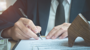es-deducible-gastos-de-abogados-por-reclamacion-por-despido