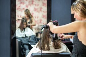 es-legal-tener-una-peluqueria-en-casa