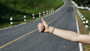 ¿Es Legal Hacer Autostop? es-legal-hacer-autostop