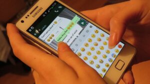 Optimizando la comunicación laboral con un llamamiento fijo por WhatsApp Optimizando la comunicación laboral con un llamamiento fijo por WhatsApp